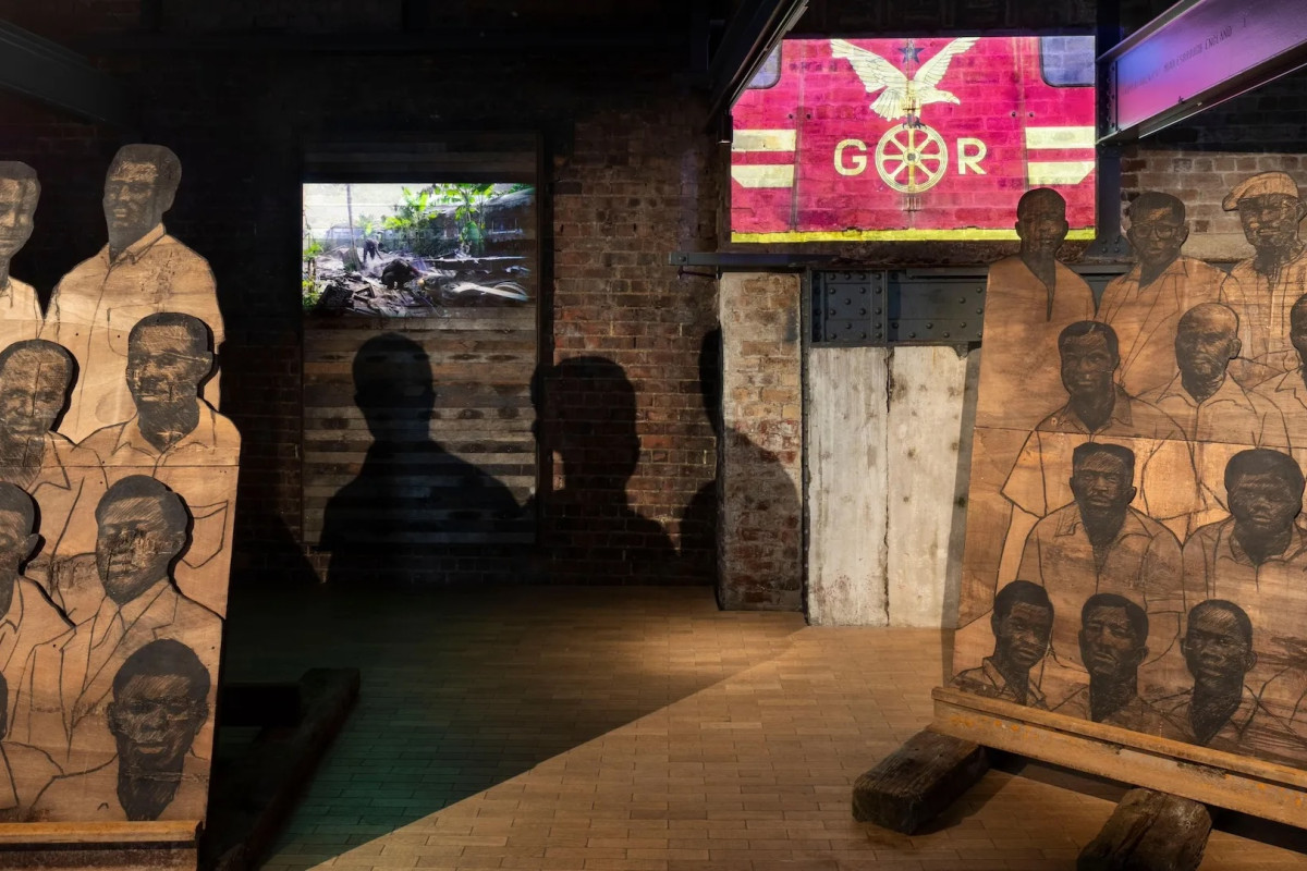 Ibrahim Mahama SEKONDI LOCOMOTIVE WORKSHOP, 2024  Installation view, Fruitmarket Warehouse, Edinburgh. Courtesy of the artist and White Cube. Photo: Ruth Clark.