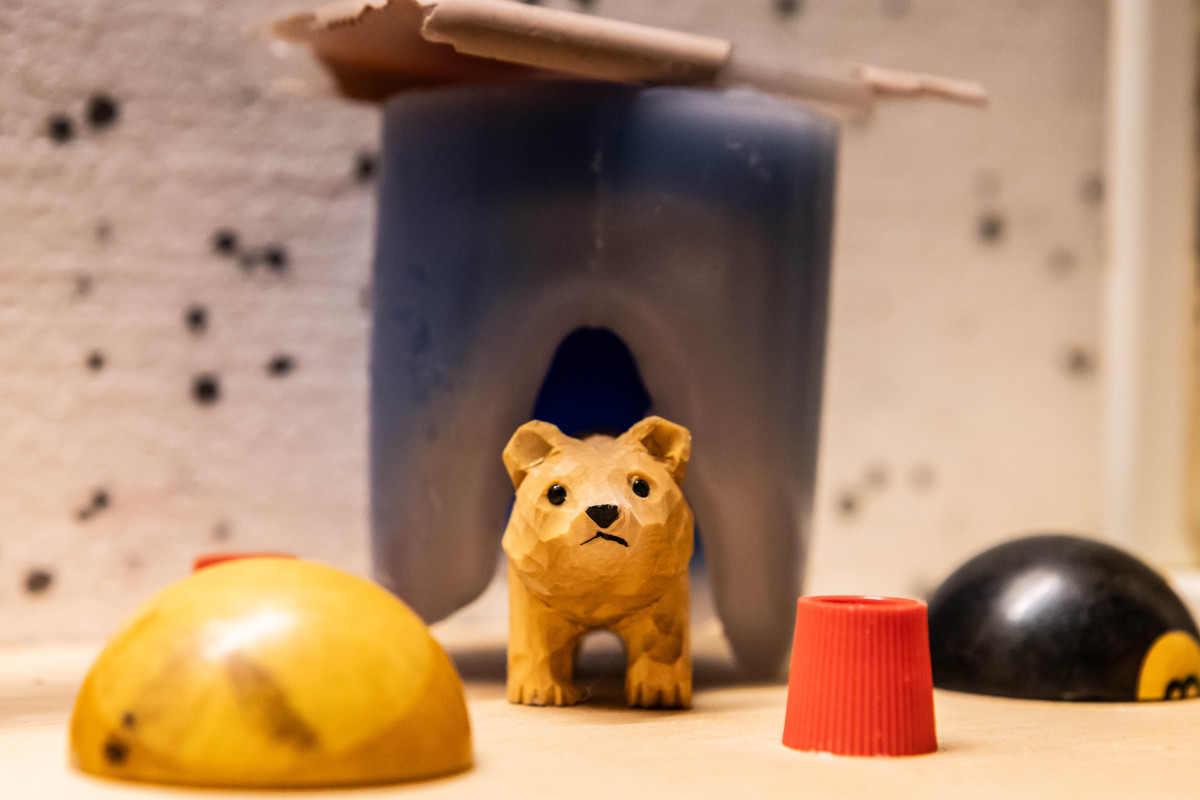 Installation of everyday objects.